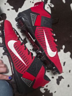 Football cleats (NIKE) size 10