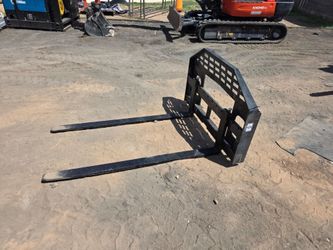 Skidsteer forks