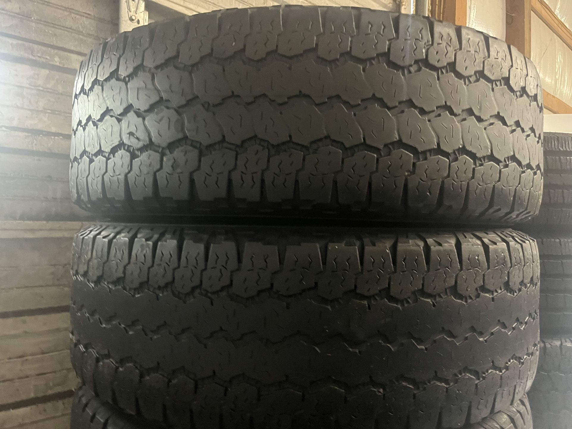 275 70 18 GOODYEAR WRANGLER MATCHING PAIR $80 for the 2 tires