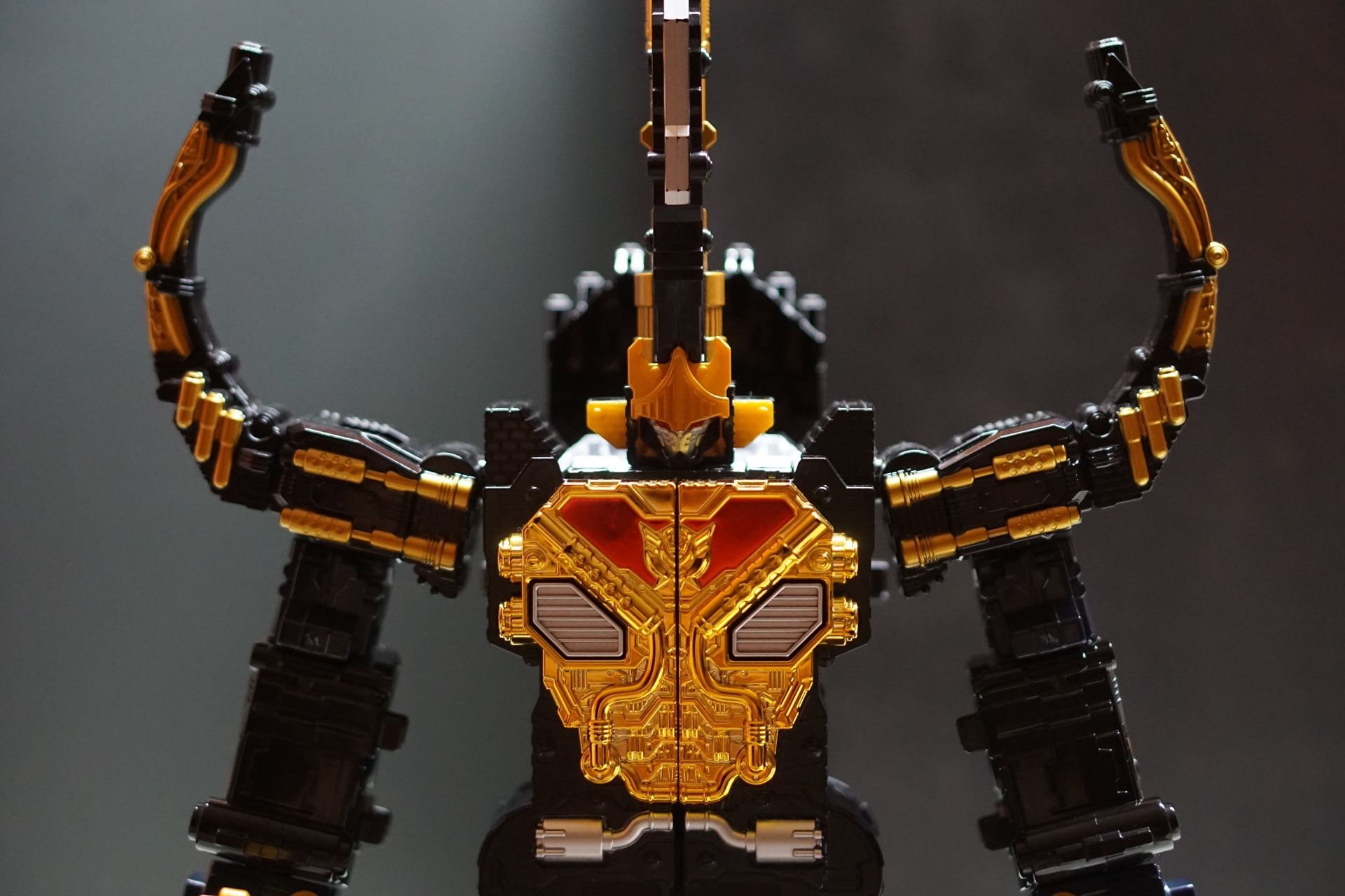 Ohsama Sentai King-Ohger DX King Caucasus Kabuto & Hercules Axe Set Beetle