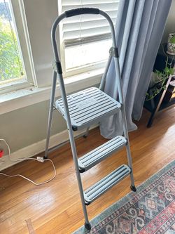 Cosco 3 Step Folding Stepstool