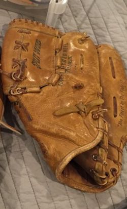 Baseball glove