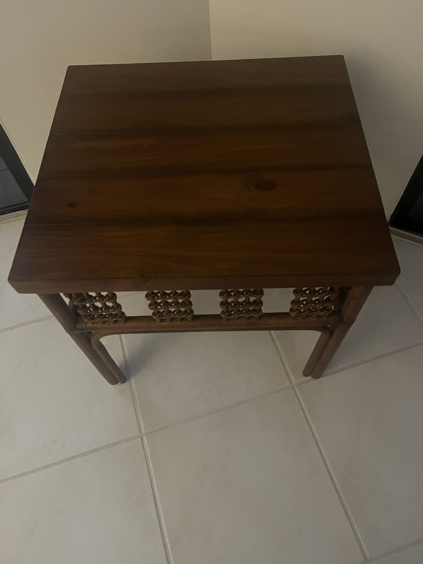 24x24 Wood End Table