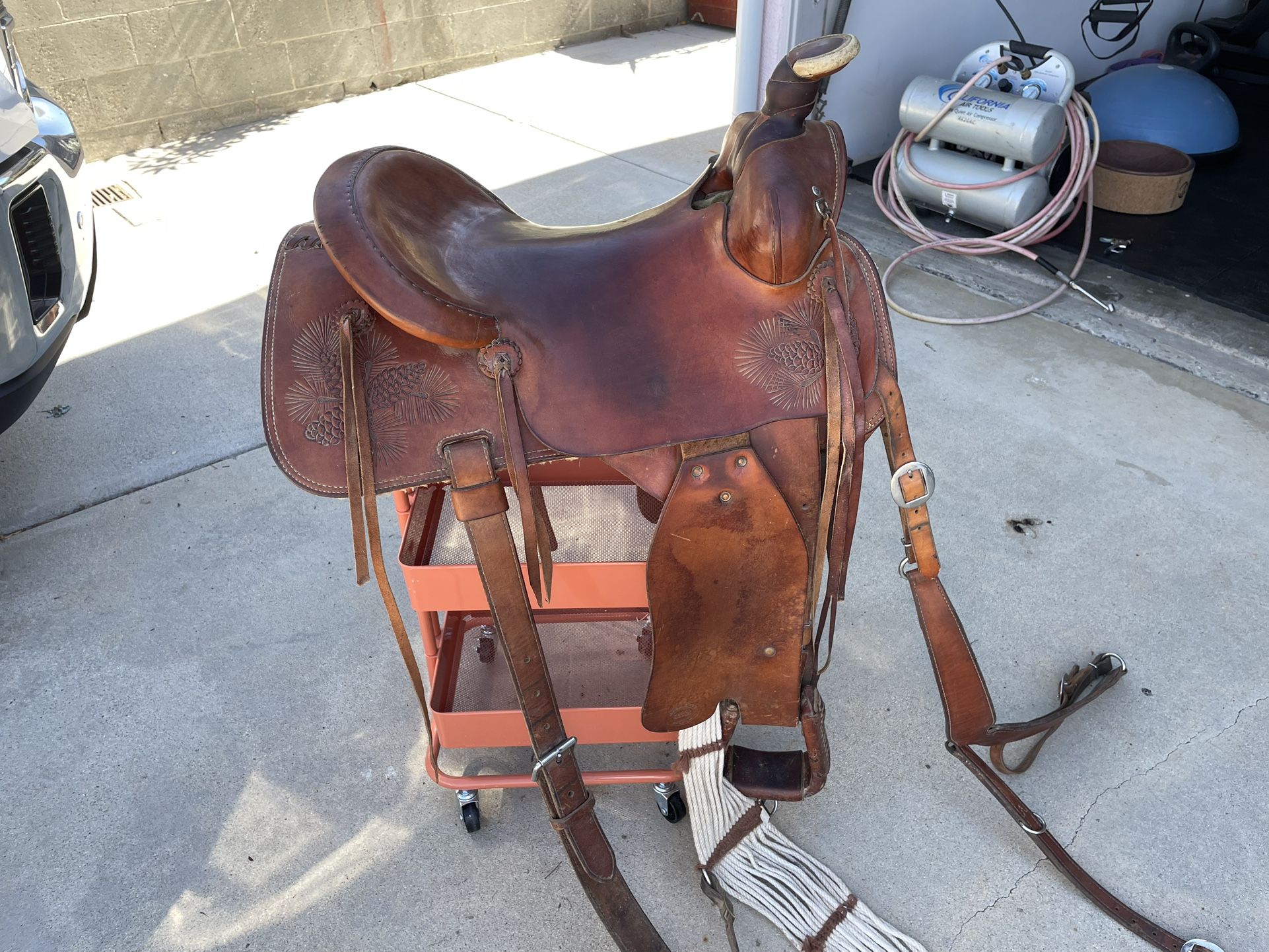 Fallis Balance Ride Saddle 16”