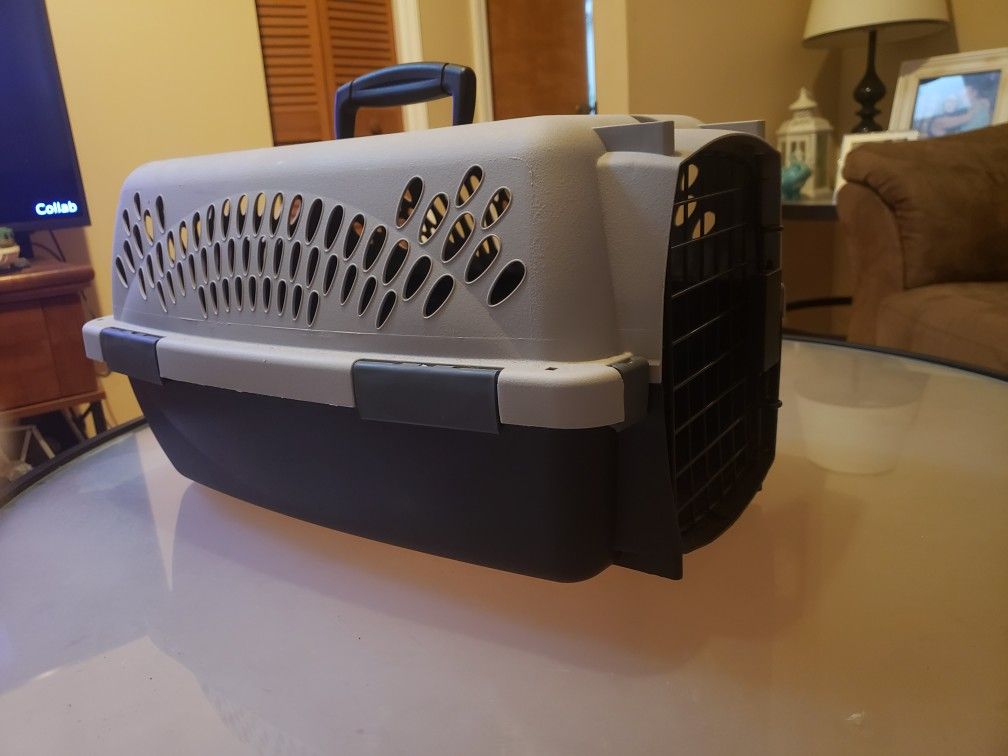 Small Pet Kennel