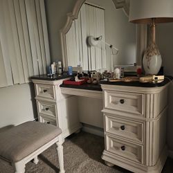 High Quality Wood Make Up Table