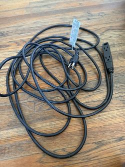 black extending cord