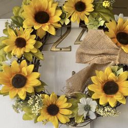 Adorable Summer Sunflower Wreath - Makes a Great Mother's Day Gift!