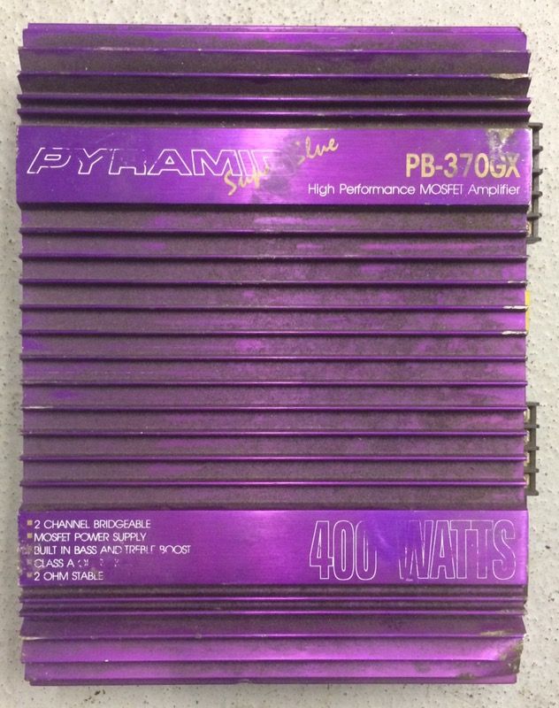 Old school pyramid super blue 400 watt amp