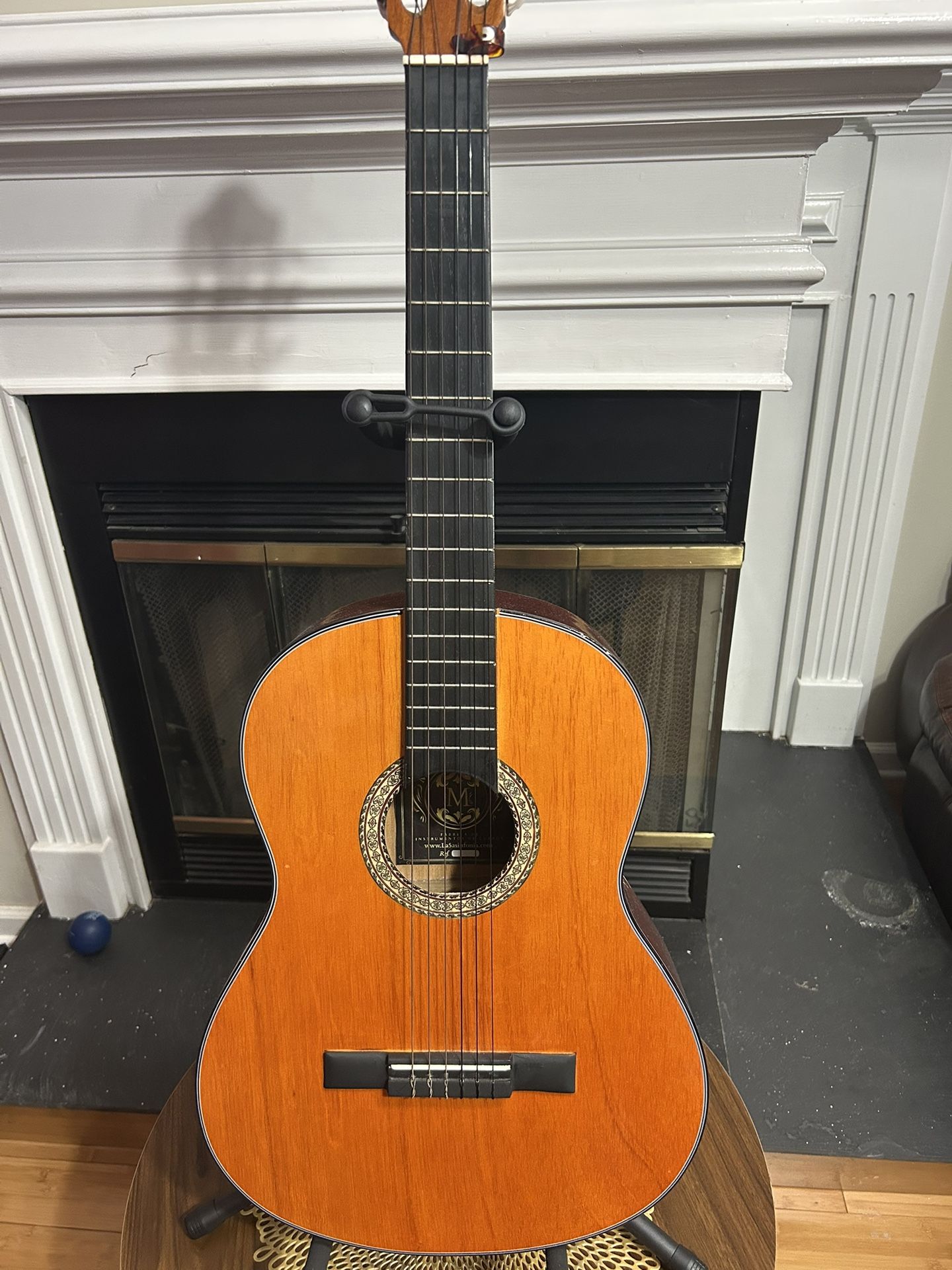 acoustic guitar Milenium