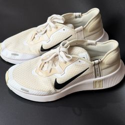 Nike Running Shoes Men Size 11 Comfortable Lightweight Excellent Condition”