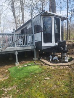 2016 puma travel trailer. Marginal  home.