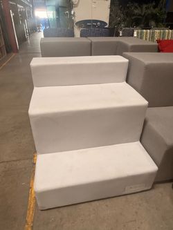 Modular Lobby Seating – Customizable layout with Power