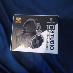 Headphones 🎧