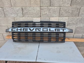2019 to 2021 Chevrolet silverado 1500 oem grille