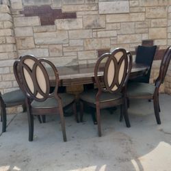 Dining Set/ Mesa Y Sillas