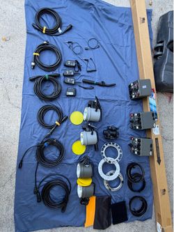 Dynalite Professional Studio Lighting Kit – 3 MP800 Power Packs, 4 Flash Heads, Cables, PocketWizard