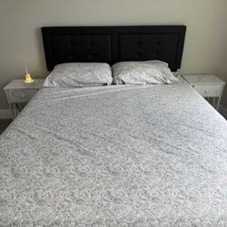 Queen Size Bedroom Set With Headboard, Nightstands And Mattress 