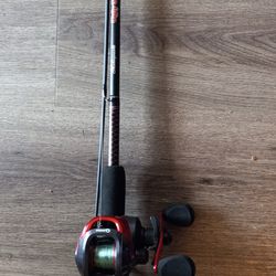Uglystik GX2 baitcaster With Quantilm Pulse Reel for Sale in Molalla