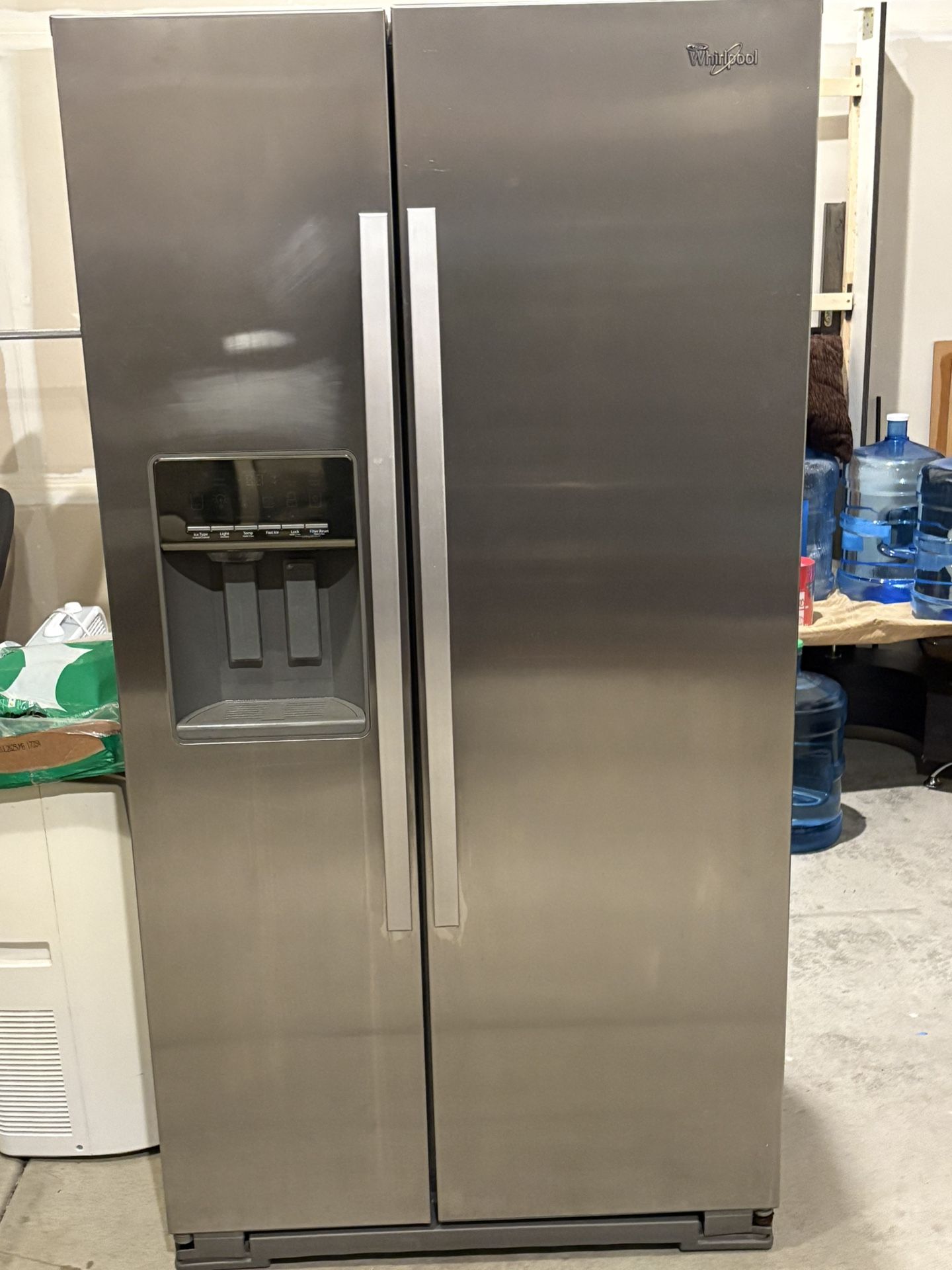 Whirlpool Counter depth Refrigerator Water And Ice 