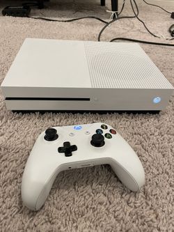 Xbox One S 1TB – Excellent Condition – Factory Reset – Ready to Play