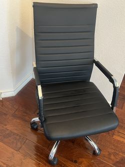 A like new of computer chair 