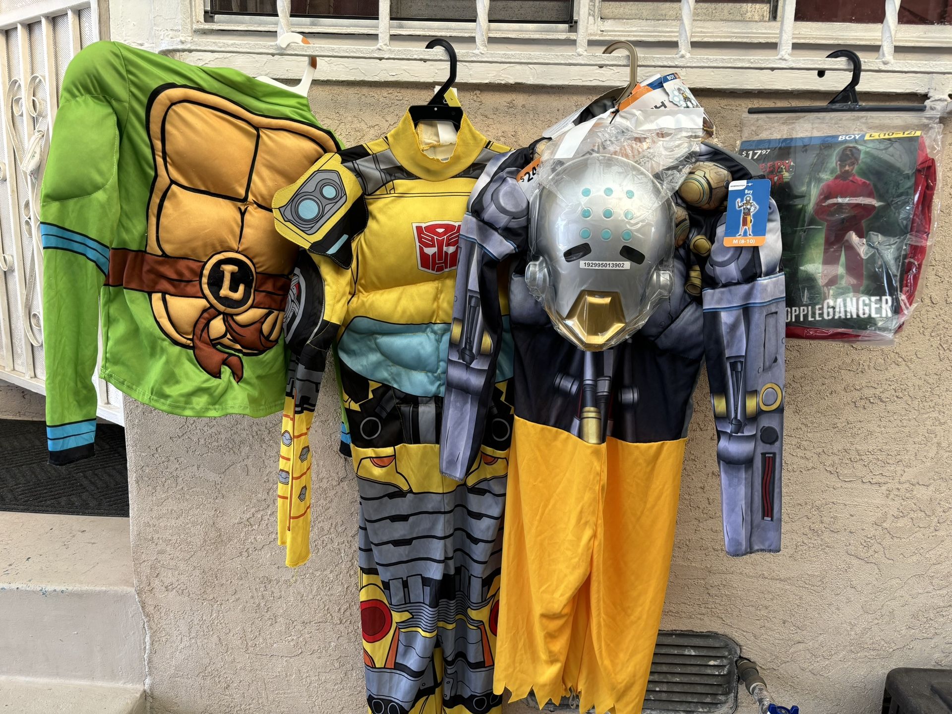  Avaluable Size 8-10 And 10-12