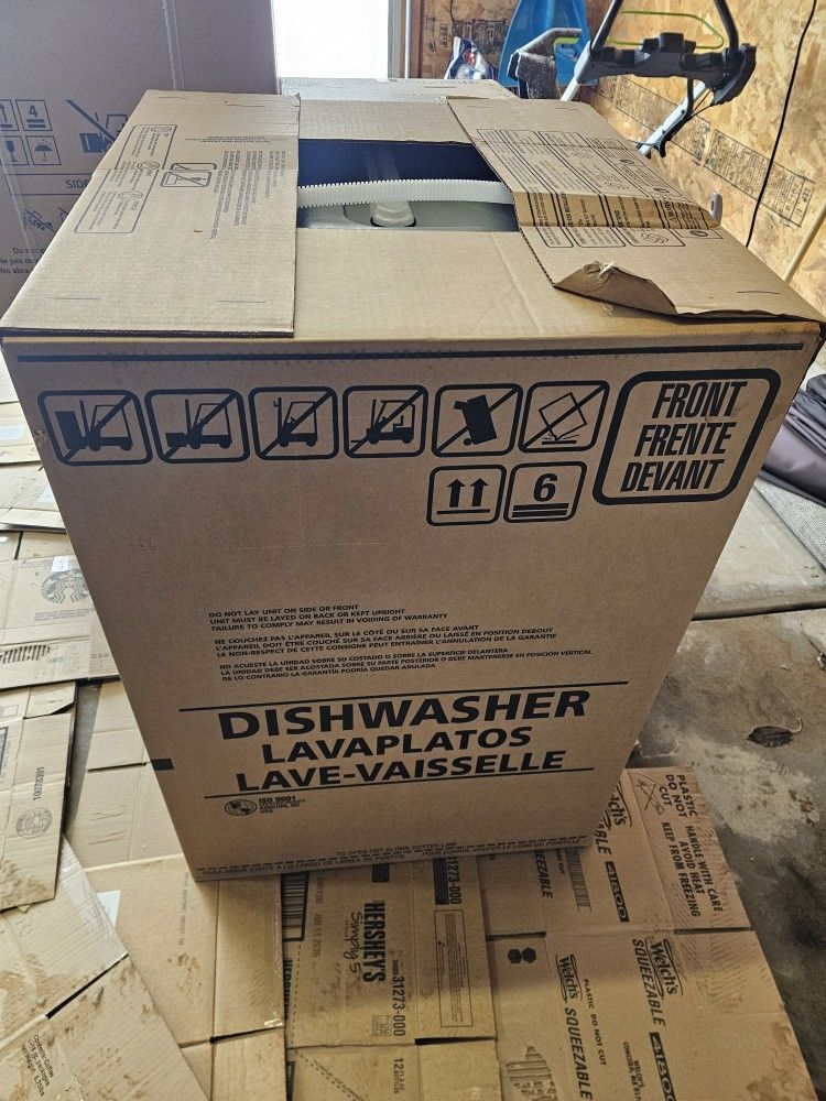 Frigidaire 24" Front Control Smart Built In Tall Tub Dishwasher in Stainless Steel