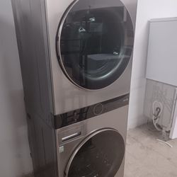 LG WKE100HVA 27 in. WashTower Laundry Center WASHER DRYER 184 