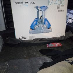 Brand New Dolphin M400

A spotless clean for your deep pool

