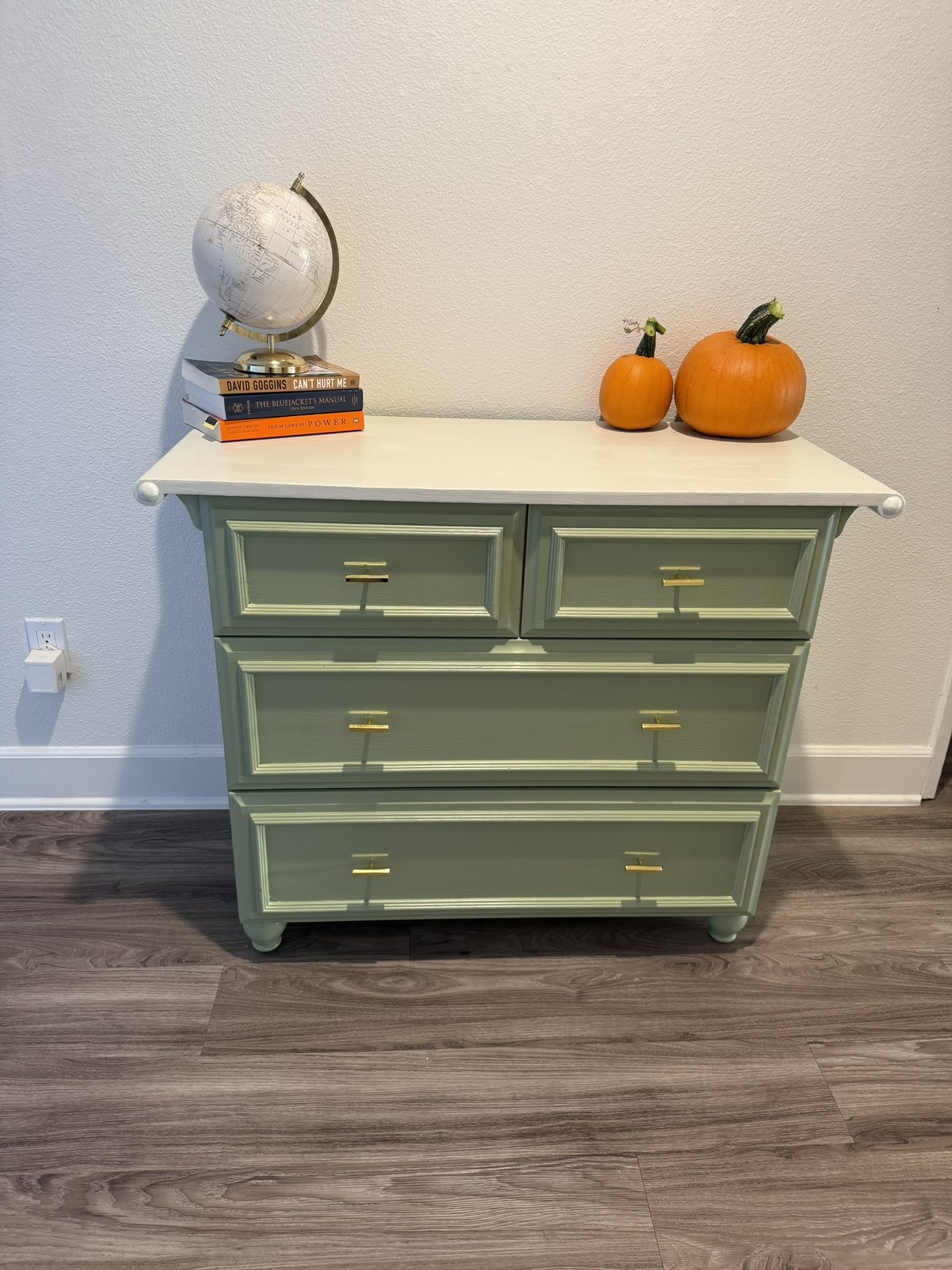 Dresser 300$ OBO