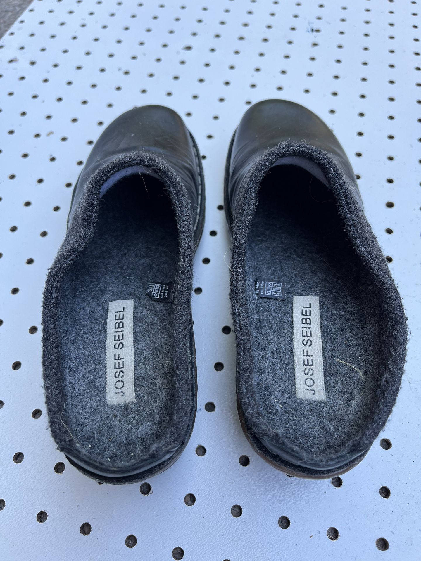 clogs women’s 9 or Euro 40 by Josef Seibal Catalonia 69 black
