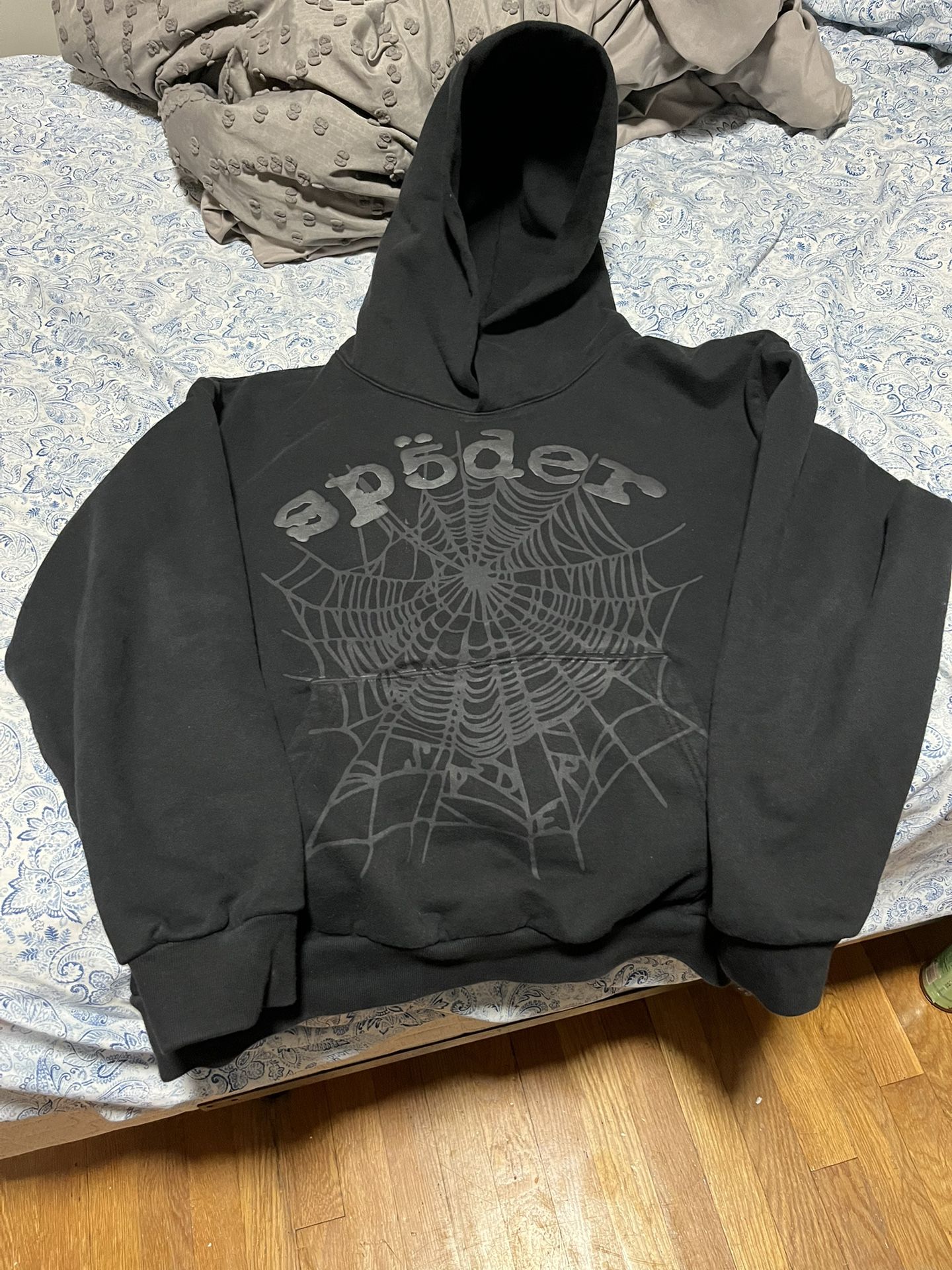 Spider Hoodie Size L