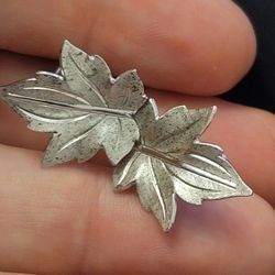 Van Dell Vintage Leaf Earrings