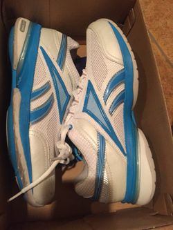 Women’s Reebok size 7