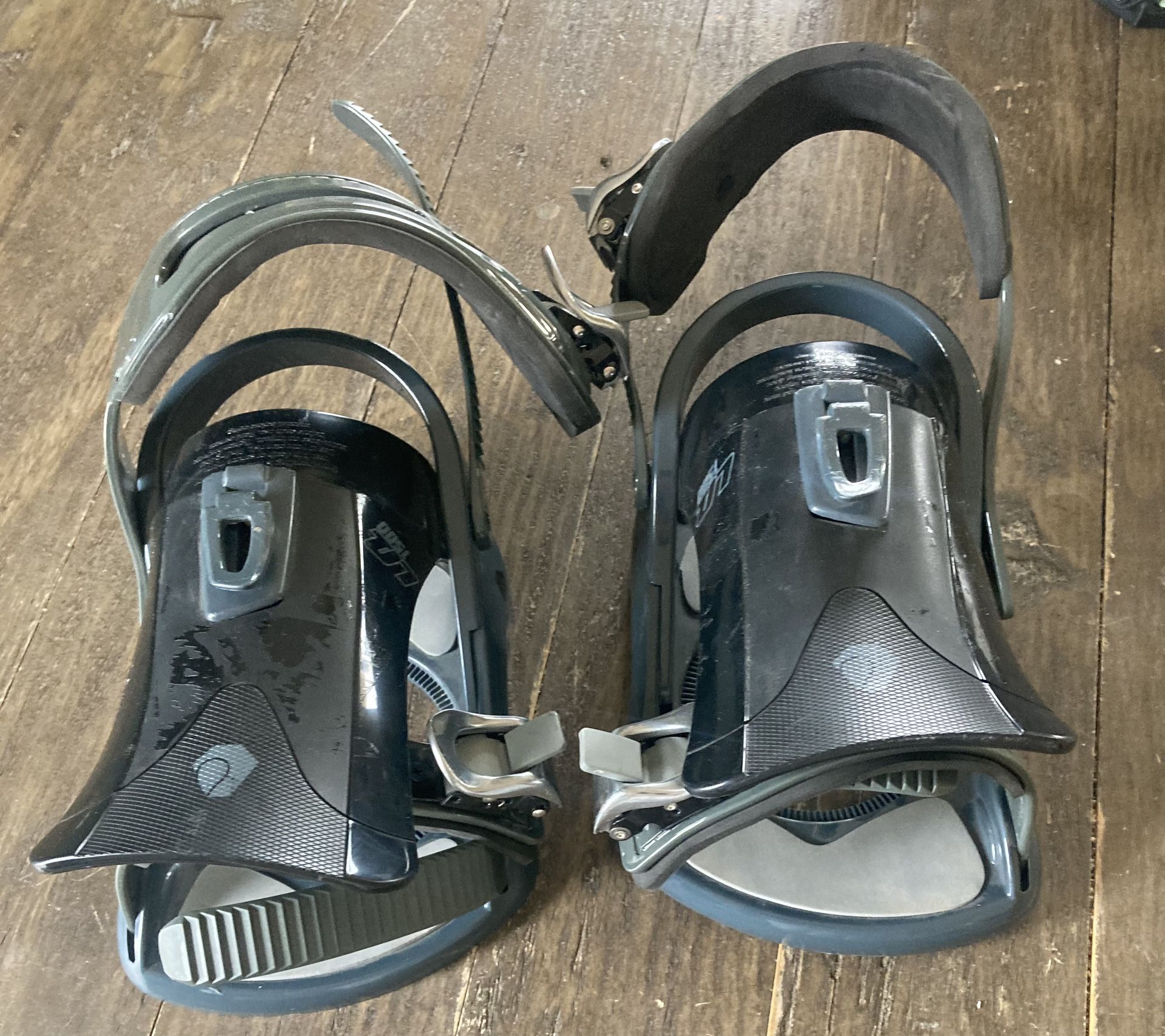 Liquid Snowboard Bindings Size Medium