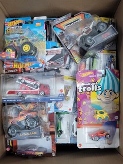 Hot Wheels big lot of 135 car mixed