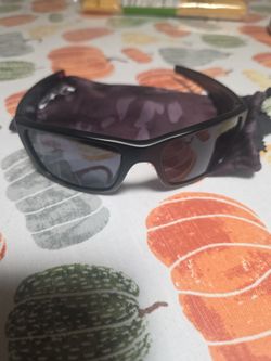 Oakley men's sun glass