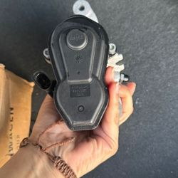 Audi VW Disc REAR Brake Caliper - Genuine Audi VW 8U0615403B Audi Q3 2016-2018