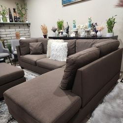 Sofa Sectional Couch With Ottoman In Very Good Condition🚚🚛 FREE DELIVERY 🚚 