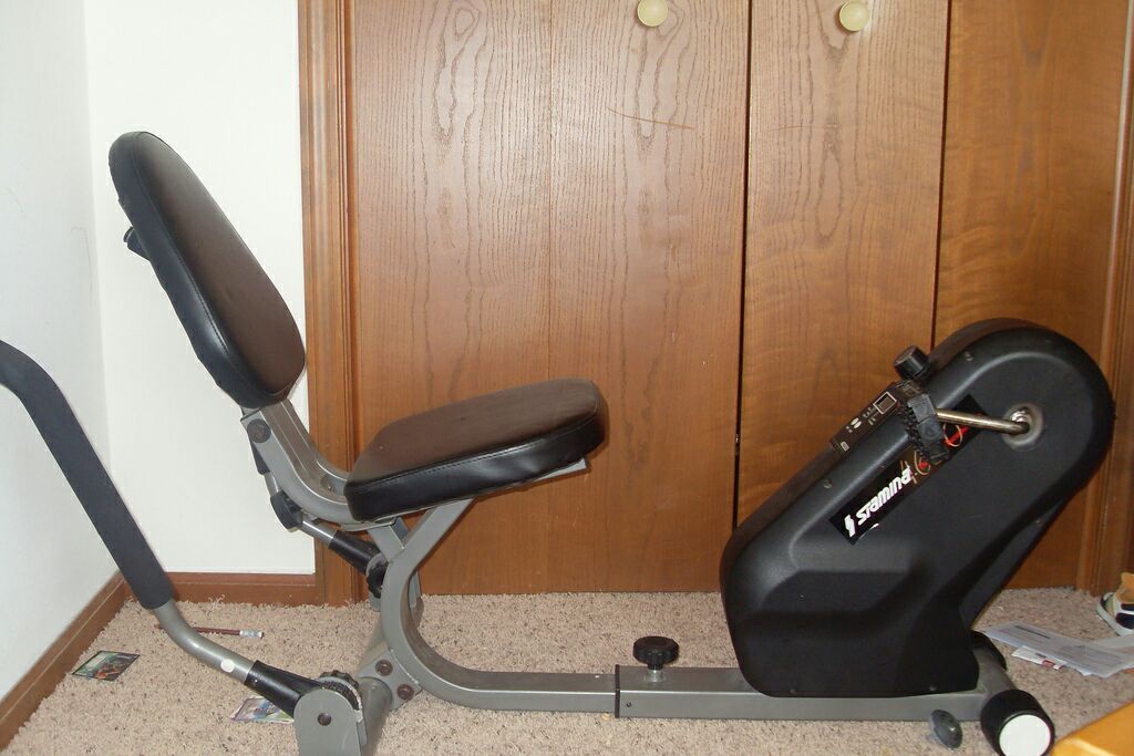 Recumbent bike Stamina 4650 dual action exercise bike