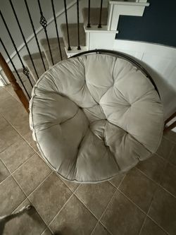 Round Lounge Chair w/ Frame