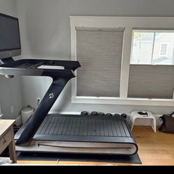 Peloton-Treadmill
