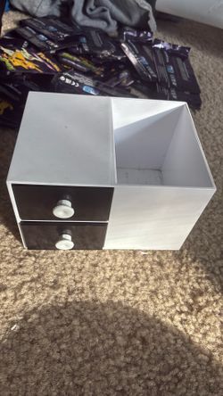 drawer and pencil holder White and black little drawer and pen