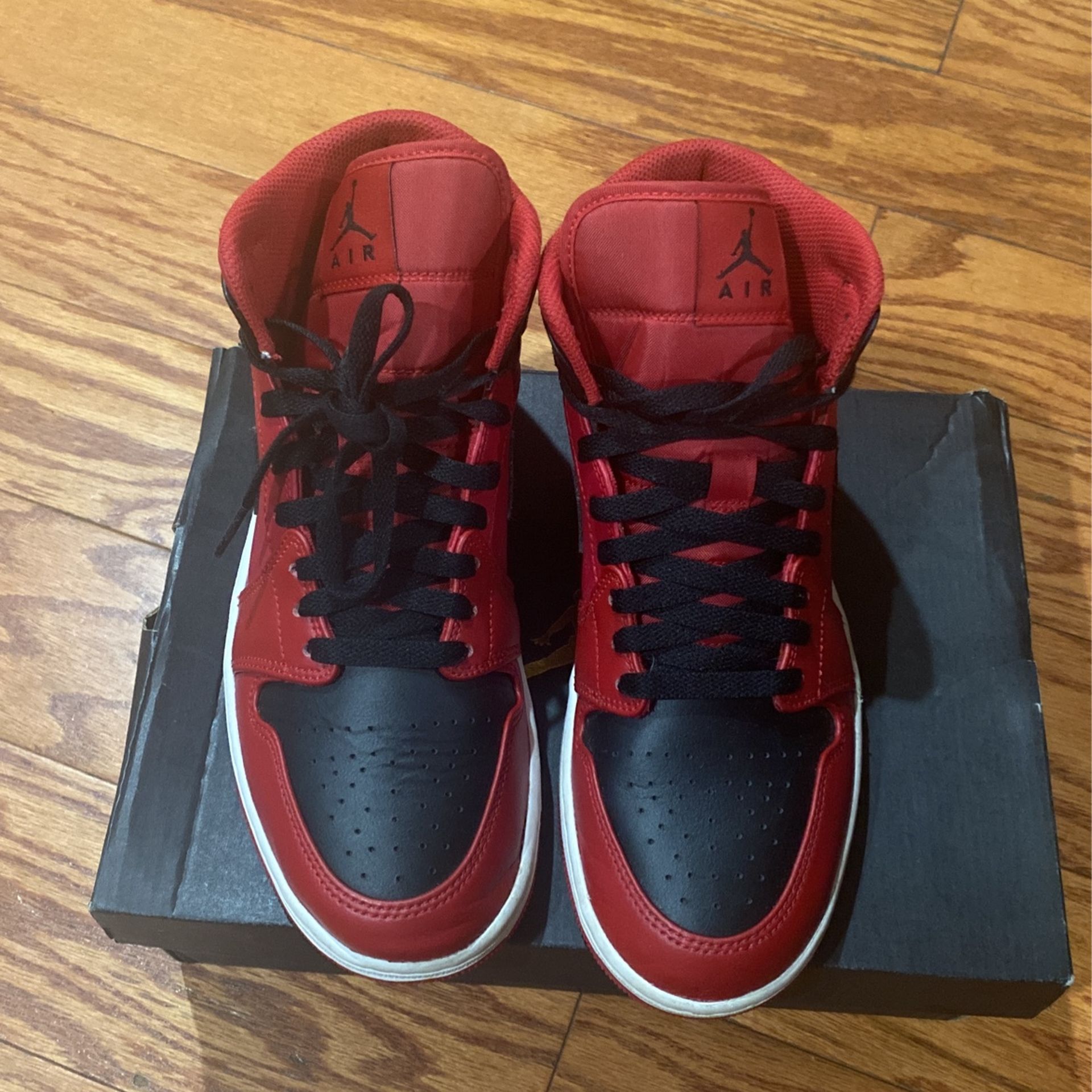 Jordan 1 mid bred alt