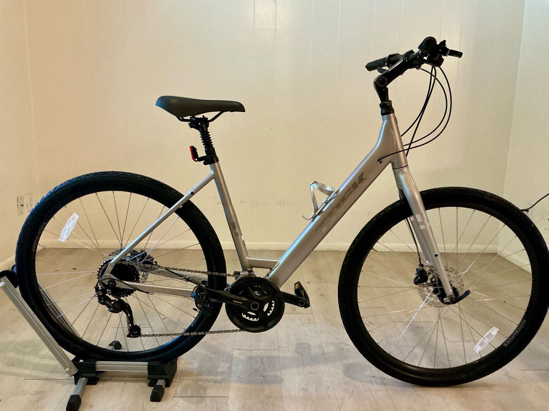 Gorgeous Trek Verve 2 Disc Gen 5 | LIKE NEW | 1-owner | Ready to Roll