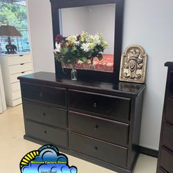 Six Drawer Solid Wood Cherry Dresser And Mirror- Tocador Completo 