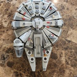 LEGO Star Wars Millenium Falcon 