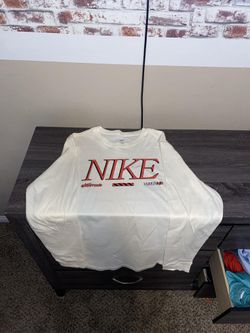 Nike Longsleeve Graphic Tee