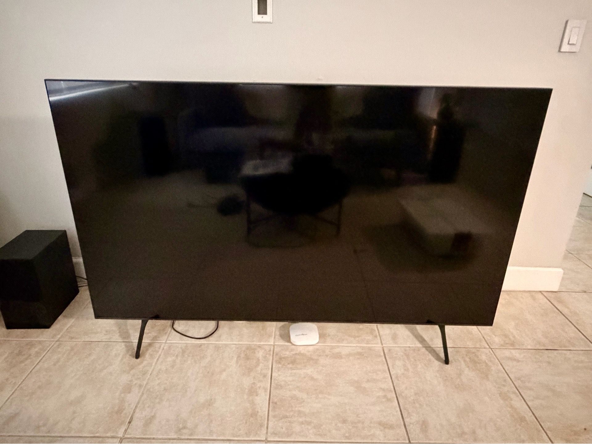 75" Samsung Crystal UHD 4K Smart TV TU7000 + sound bar